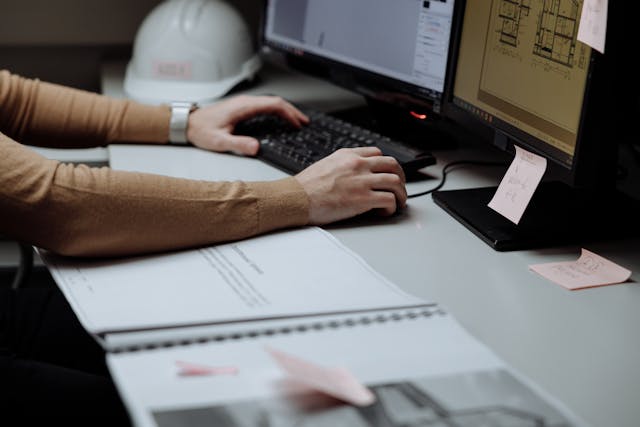 Confi Flow op Automation Xperience 2026 1 man-working-cad